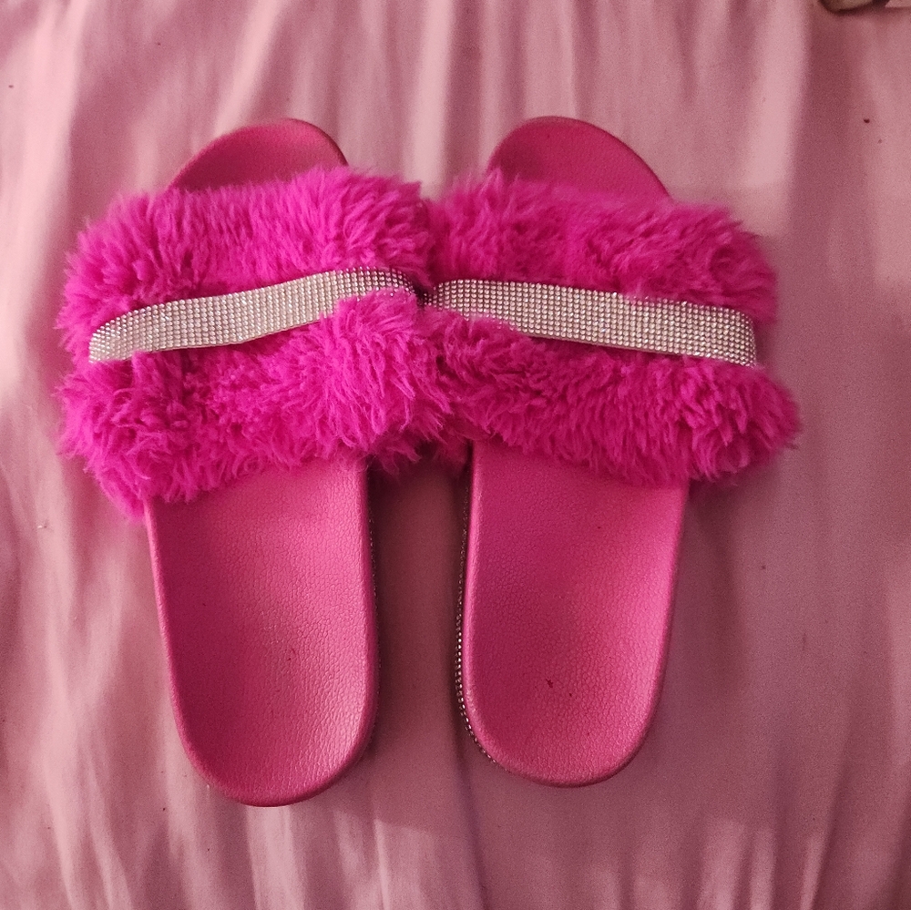 HOT PINK rhinestone y2k 2000s baddie slip on fuzzy slides used worn